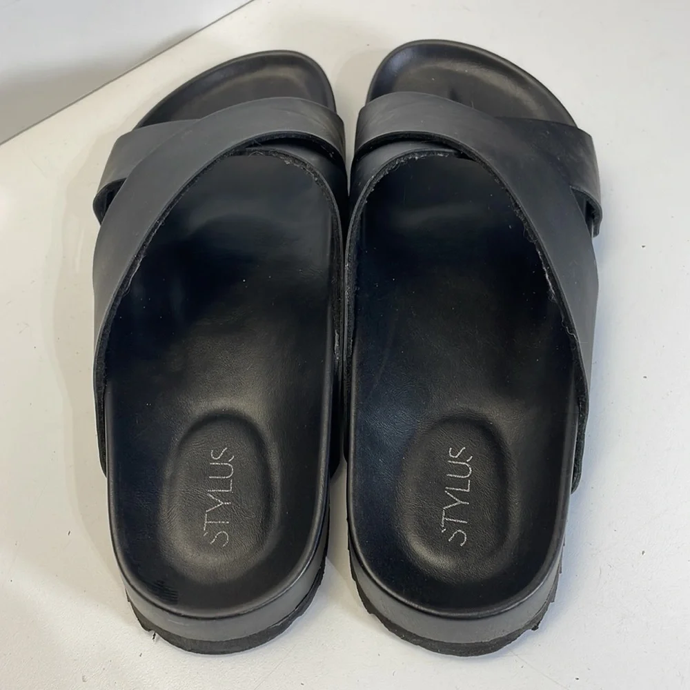Stylus black criss cross sandals